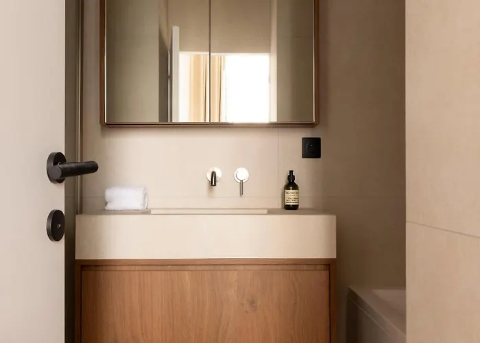 Amazing 2br 6p - Louvre Museum Apartment *