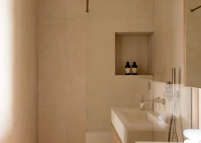 Amazing 2br 6p - Louvre Museum Apartment *